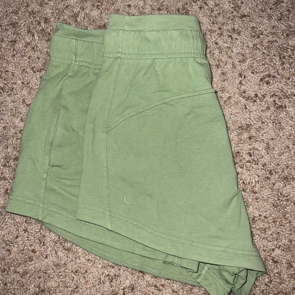 Lululemon Inner Glow High Rise Short 3”
